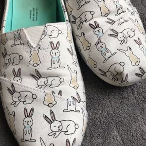 TOMS Bunny Print Shoes Size 8.5